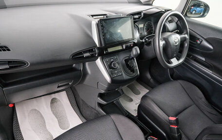 Toyota Wish II, 2016 год, 1 649 000 рублей, 13 фотография