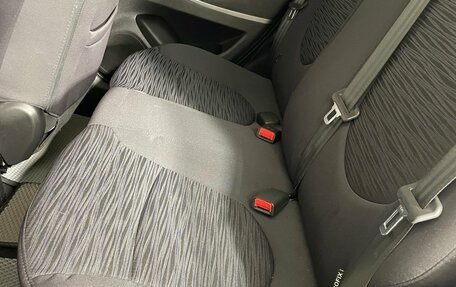 Hyundai Solaris II рестайлинг, 2015 год, 1 169 000 рублей, 18 фотография