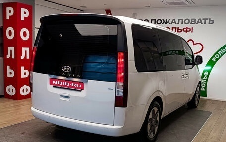 Hyundai Staria, 2022 год, 6 000 000 рублей, 4 фотография