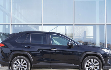 Toyota RAV4, 2019 год, 2 950 000 рублей, 4 фотография