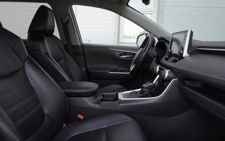 Toyota RAV4, 2019 год, 2 950 000 рублей, 18 фотография