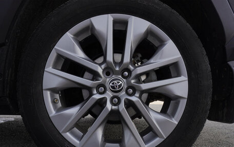 Toyota RAV4, 2019 год, 2 950 000 рублей, 21 фотография