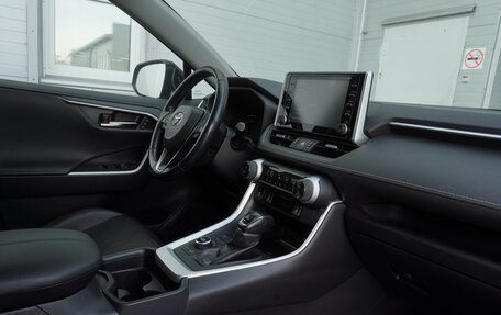 Toyota RAV4, 2019 год, 2 950 000 рублей, 19 фотография