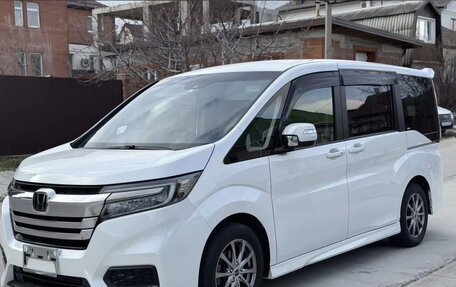 Honda Stepwgn IV, 2022 год, 2 460 000 рублей, 1 фотография