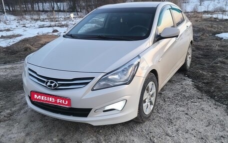 Hyundai Solaris II рестайлинг, 2015 год, 850 000 рублей, 1 фотография