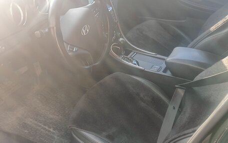 Hyundai Sonata VI, 2010 год, 1 100 000 рублей, 9 фотография