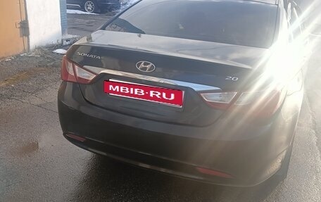 Hyundai Sonata VI, 2010 год, 1 100 000 рублей, 3 фотография