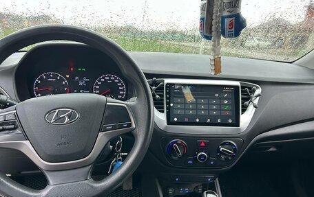 Hyundai Solaris II рестайлинг, 2017 год, 1 450 000 рублей, 20 фотография