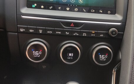 Jaguar E-Pace, 2018 год, 2 900 000 рублей, 14 фотография