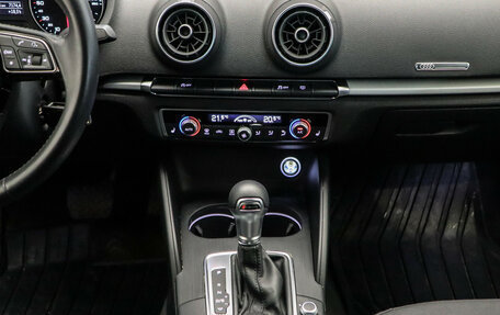 Audi A3, 2018 год, 2 350 000 рублей, 15 фотография