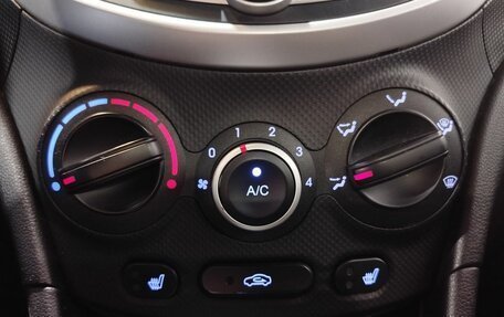 Hyundai Solaris II рестайлинг, 2011 год, 680 000 рублей, 12 фотография