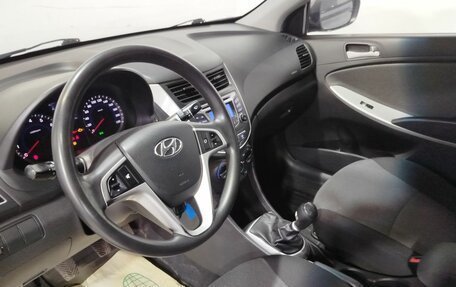 Hyundai Solaris II рестайлинг, 2011 год, 680 000 рублей, 15 фотография