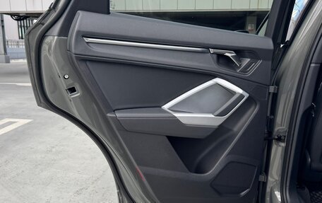 Audi Q3, 2022 год, 1 900 000 рублей, 38 фотография