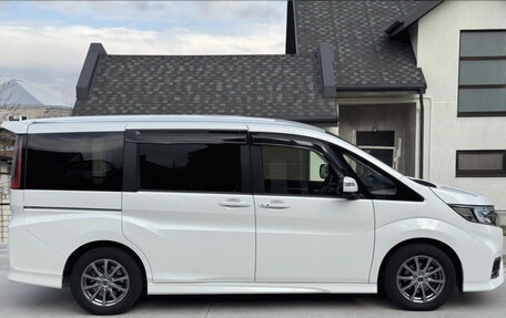 Honda Stepwgn IV, 2022 год, 2 460 000 рублей, 4 фотография