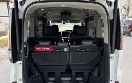 Honda Stepwgn IV, 2022 год, 2 460 000 рублей, 20 фотография