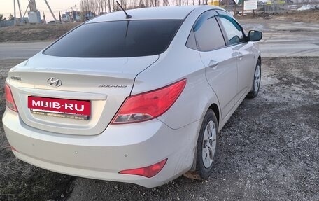 Hyundai Solaris II рестайлинг, 2015 год, 850 000 рублей, 5 фотография