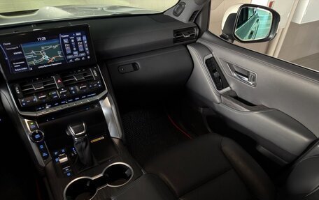Toyota Land Cruiser, 2021 год, 9 700 000 рублей, 28 фотография