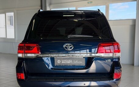 Toyota Land Cruiser 200, 2017 год, 6 650 000 рублей, 6 фотография