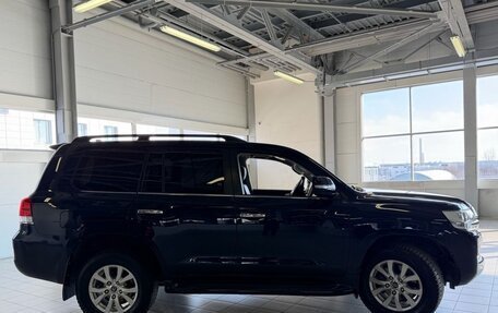 Toyota Land Cruiser 200, 2017 год, 6 650 000 рублей, 9 фотография