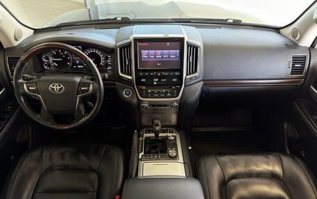 Toyota Land Cruiser 200, 2017 год, 6 650 000 рублей, 11 фотография