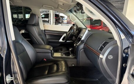 Toyota Land Cruiser 200, 2017 год, 6 650 000 рублей, 13 фотография