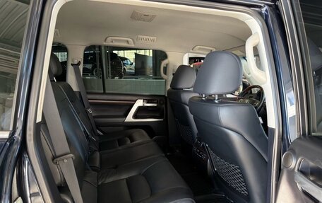 Toyota Land Cruiser 200, 2017 год, 6 650 000 рублей, 23 фотография