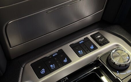 Toyota Land Cruiser 200, 2017 год, 6 650 000 рублей, 19 фотография