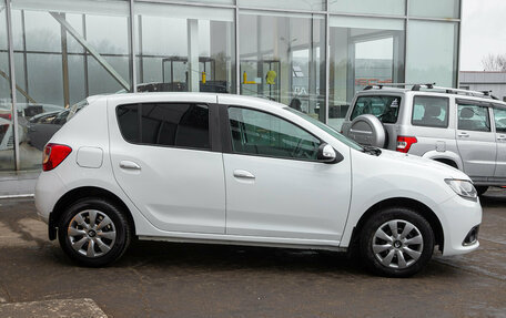 Renault Sandero II рестайлинг, 2017 год, 895 000 рублей, 3 фотография