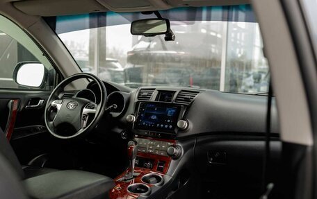 Toyota Highlander III, 2011 год, 2 150 000 рублей, 10 фотография