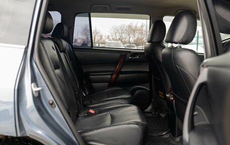 Toyota Highlander III, 2011 год, 2 150 000 рублей, 21 фотография