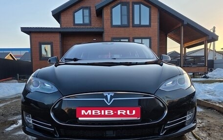 Tesla Model S I, 2015 год, 2 300 000 рублей, 2 фотография