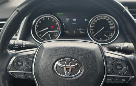 Toyota Camry, 2018 год, 2 900 000 рублей, 8 фотография