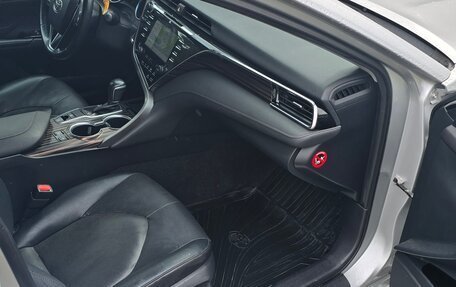 Toyota Camry, 2018 год, 2 900 000 рублей, 14 фотография