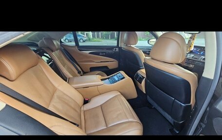 Lexus LS IV, 2015 год, 3 300 000 рублей, 8 фотография