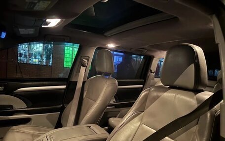 Toyota Highlander III, 2017 год, 3 140 000 рублей, 12 фотография