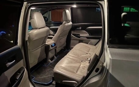 Toyota Highlander III, 2017 год, 3 140 000 рублей, 8 фотография