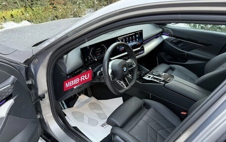 BMW 5 серия, 2025 год, 10 900 000 рублей, 16 фотография