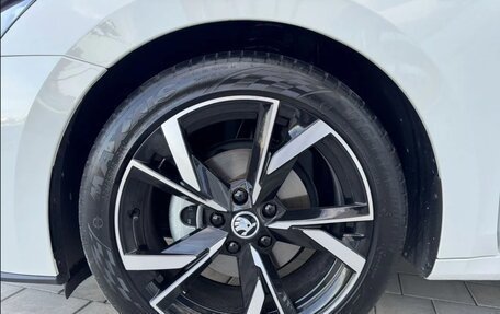 Skoda Octavia IV, 2023 год, 2 450 000 рублей, 20 фотография