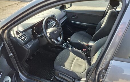 KIA Rio III рестайлинг, 2013 год, 810 000 рублей, 9 фотография