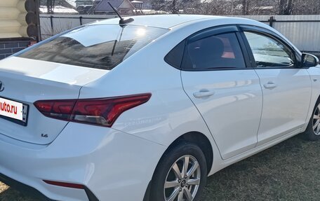 Hyundai Solaris II рестайлинг, 2017 год, 980 000 рублей, 5 фотография