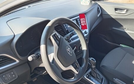 Hyundai Solaris II рестайлинг, 2017 год, 980 000 рублей, 6 фотография