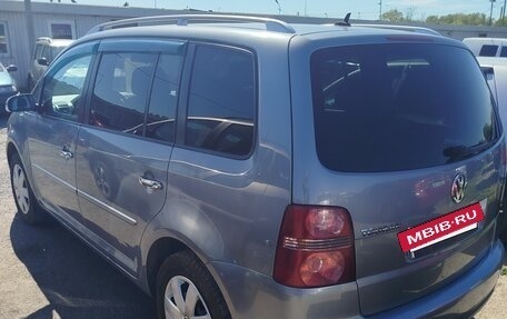 Volkswagen Touran III, 2008 год, 880 000 рублей, 3 фотография