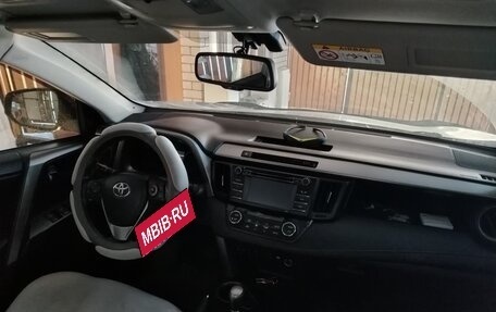Toyota RAV4, 2016 год, 2 400 000 рублей, 9 фотография