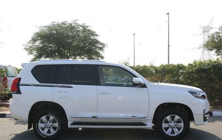 Toyota Land Cruiser Prado 150 рестайлинг 2, 2023 год, 8 114 230 рублей, 3 фотография