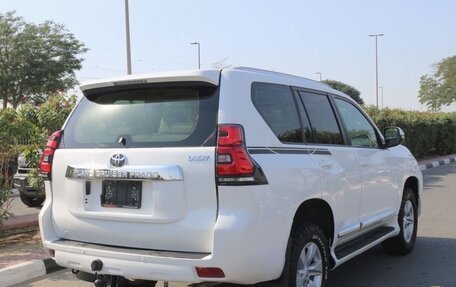 Toyota Land Cruiser Prado 150 рестайлинг 2, 2023 год, 8 114 230 рублей, 6 фотография