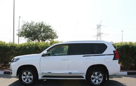 Toyota Land Cruiser Prado 150 рестайлинг 2, 2023 год, 8 114 230 рублей, 5 фотография