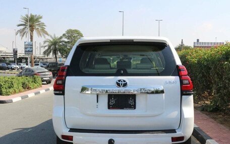 Toyota Land Cruiser Prado 150 рестайлинг 2, 2023 год, 8 114 230 рублей, 7 фотография