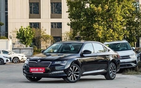 Skoda Superb III рестайлинг, 2025 год, 2 590 000 рублей, 3 фотография