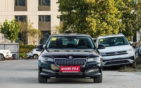 Skoda Superb III рестайлинг, 2025 год, 2 590 000 рублей, 2 фотография