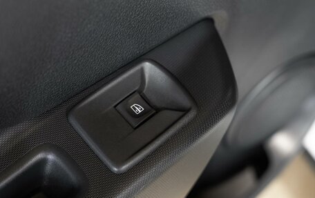 Renault Logan II, 2019 год, 1 240 000 рублей, 15 фотография